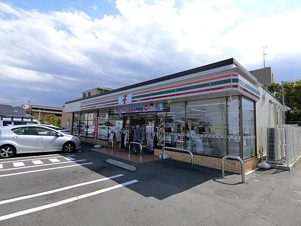 セブンイレブン町田木曽東1丁目店まで約197ｍ