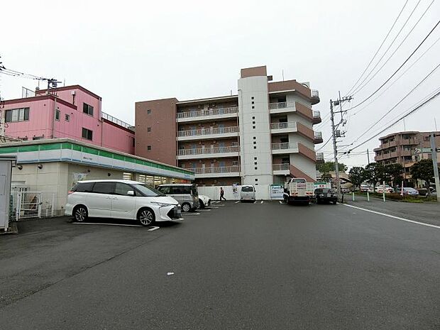 ファミリーマート橋本七丁目店まで約679ｍ