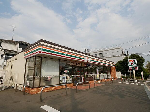 セブンイレブン町田桜美林学園北店まで約335m