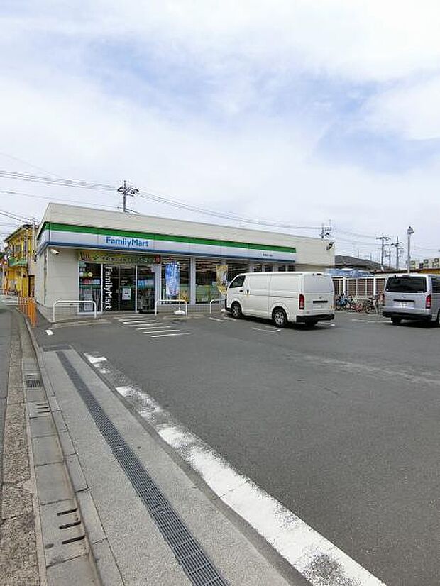 ファミリーマート町田高ヶ坂店まで約452ｍ