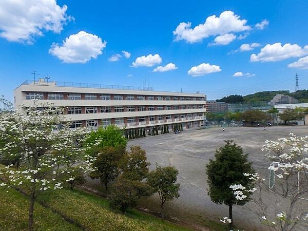 山崎中学校まで約601～661ｍ