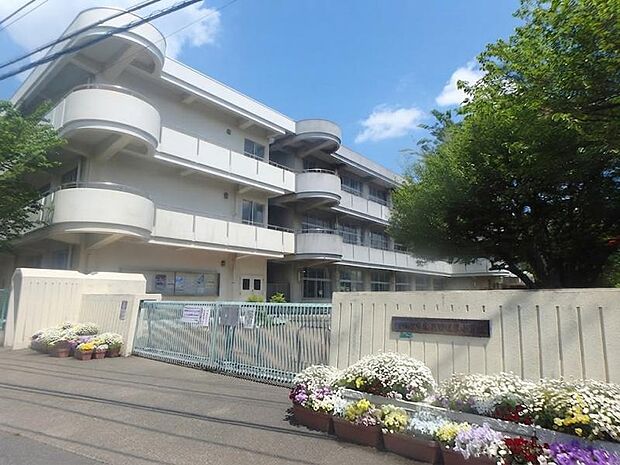 淵野辺東小学校まで約1351m