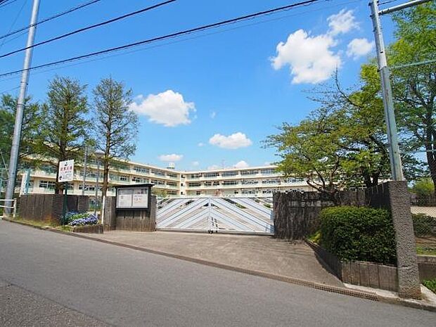 町田市立つくし野中学校まで約1032m
