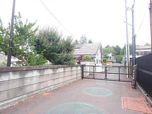 十六山保育園まで約923ｍ