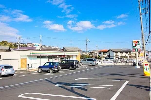 セブンイレブン町田高ヶ坂2丁目店まで約231ｍ