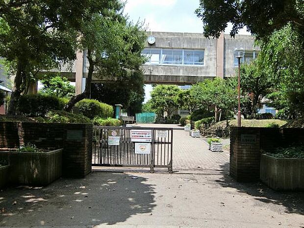 相模原市立上溝中学校まで613m(徒歩8分)