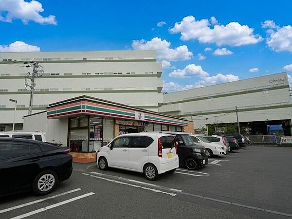 セブンイレブン町田小山ヶ丘4丁目店まで約144ｍ