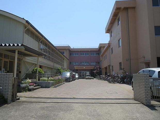 くぬぎ台小学校まで約928ｍ