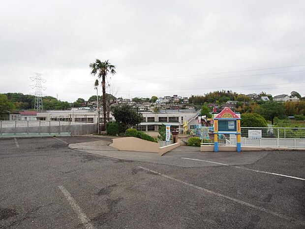 鶴川若竹幼稚園まで約1017~1078ｍ