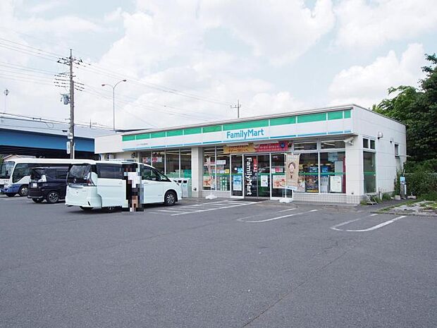 ファミリーマート田名豊原店まで約541m