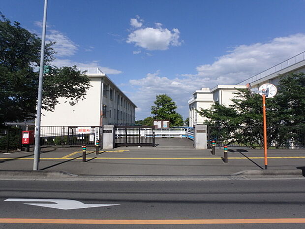 座間中学校まで約1000m