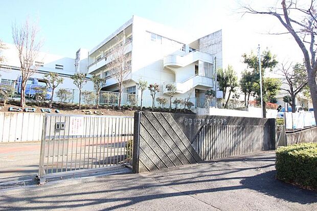 鴨志田緑小学校まで約178ｍ