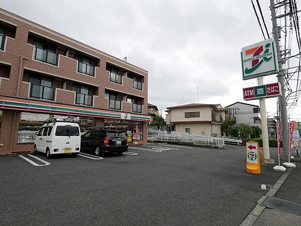 セブンイレブン町田金井入口店まで約529m