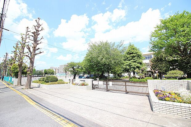 谷口台小学校まで約1068ｍ