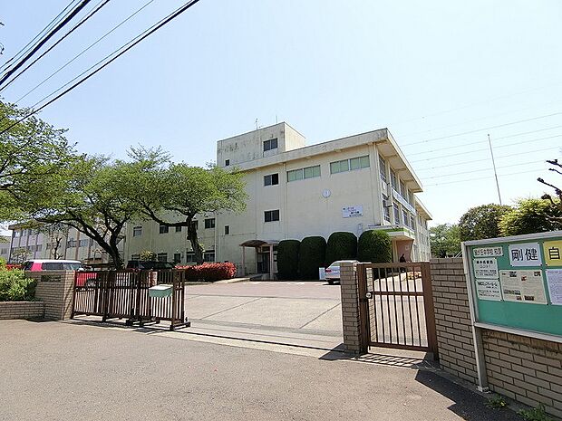 緑が丘中学校まで約500ｍ
