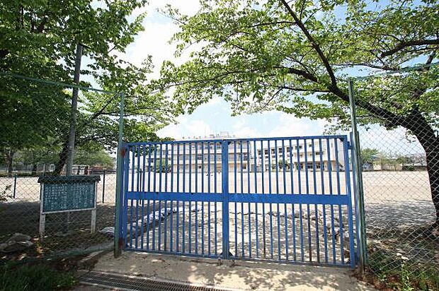 町田市立南中学校まで755m(徒歩10分)