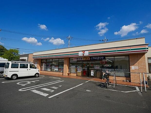 セブンイレブン本町田店まで約666m (徒歩9分)