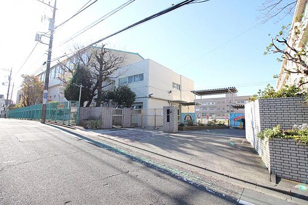 横浜市立つつじが丘小学校まで約161m
