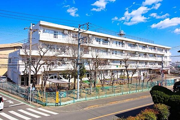 小川小学校まで約663ｍ
