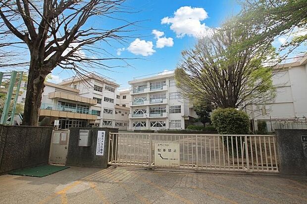 町田市立南大谷中学校まで約1017m