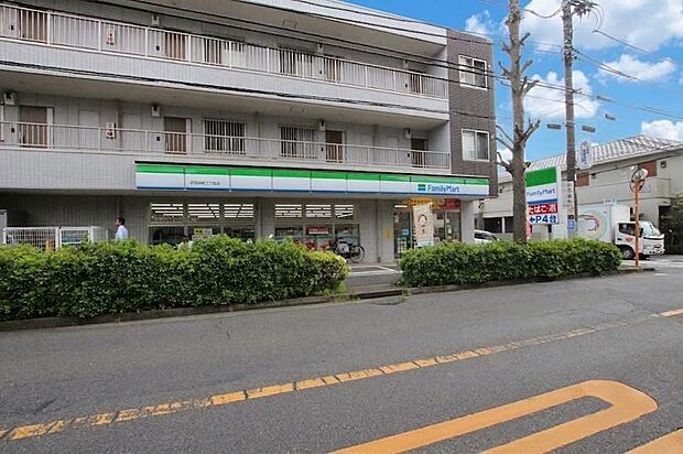 ファミリーマート 町田中町三丁目店まで約380m