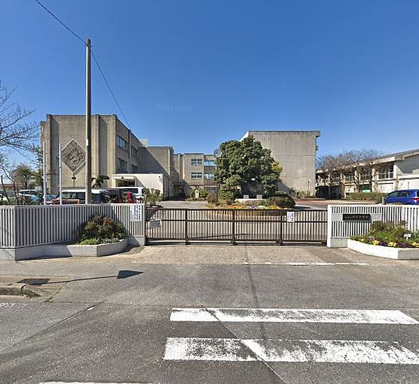 中学校「市原市立若葉中学校まで1551m」