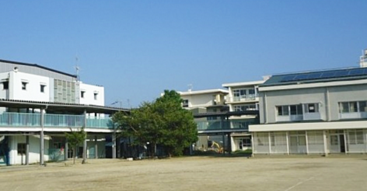 梶小学校