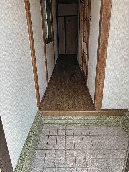 玄関を拡大表示