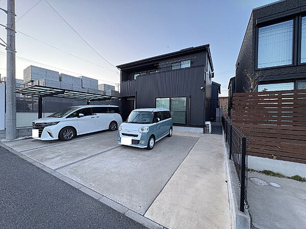 太陽光発電搭載、断熱等級5のＺＥＨ住宅！駐車3台のオール電化！