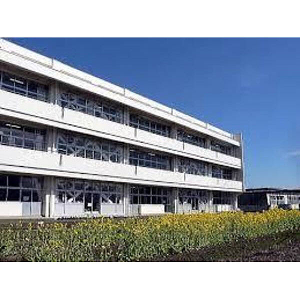 小学校「君津市立南子安小学校まで679m」
