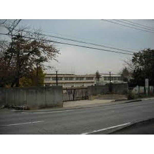 小学校「木更津市立祇園小学校まで1030m」