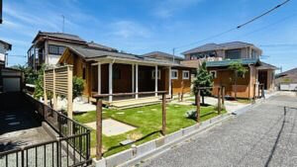 フィンランド産パイン材を使用した平屋建てログハウス！