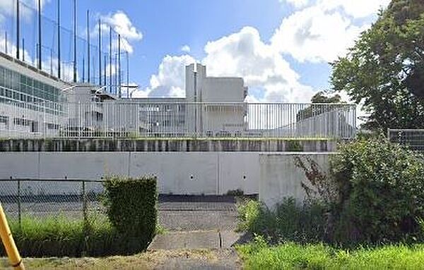 小学校「袖ケ浦市立奈良輪小学校まで1411m」