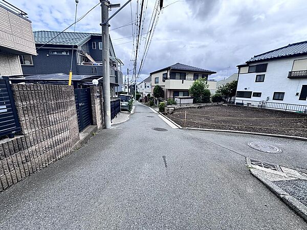 徒歩圏内にはお買い物施設も揃い生活環境良好です。