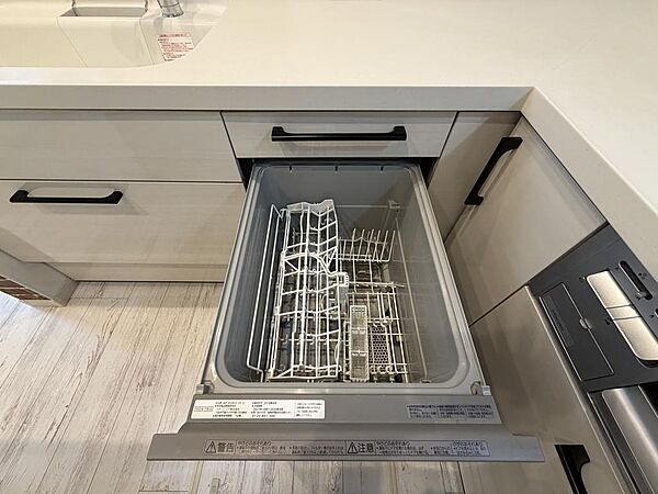 家事の時短に食洗器がビルトインで、家族の時間も大切にします。