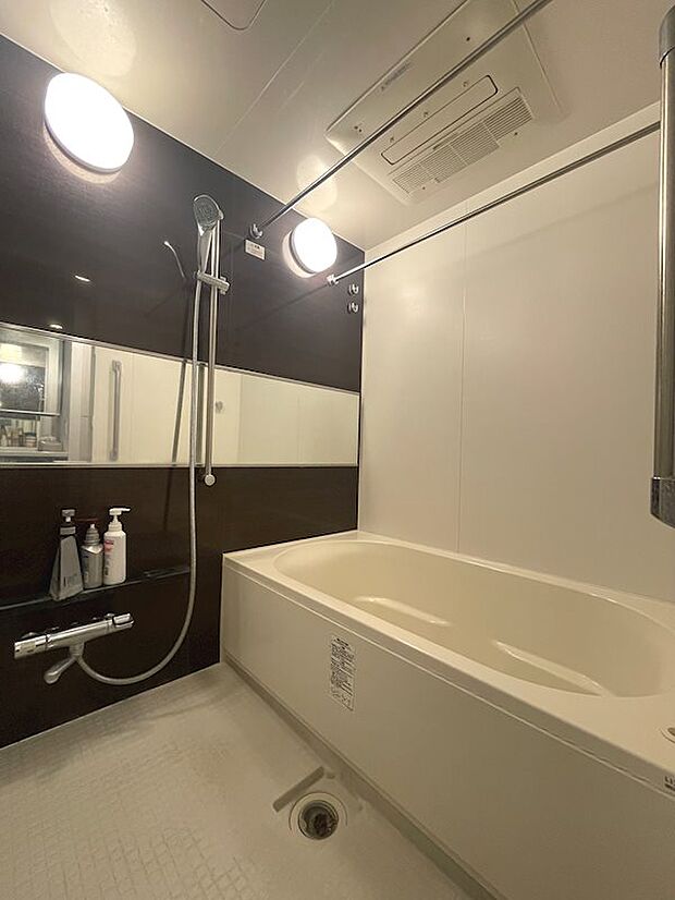 1418サイズのゆったりスペースの浴室