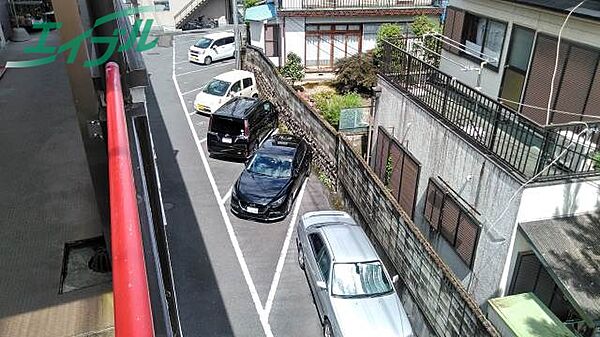 画像7:駐車場