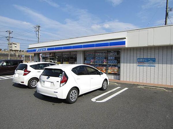 画像19:ローソン　名張鴻之台三番町店