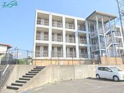 名張駅より徒歩9分 築27年8ヶ月 3階建の賃貸物件