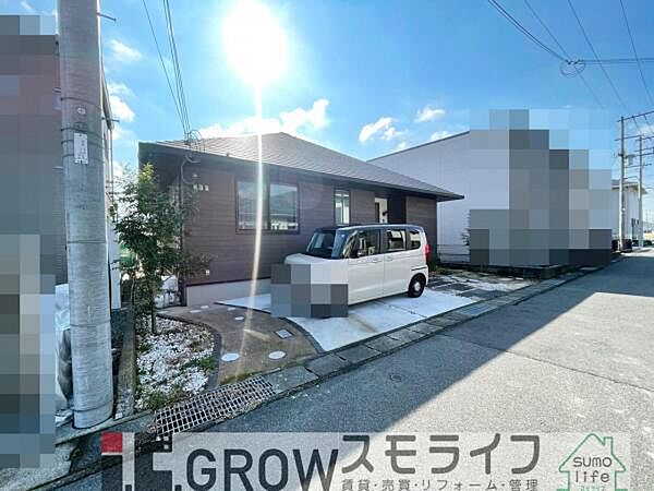敷地内駐車場を備えています。
