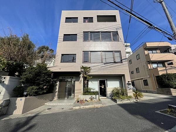 スタッフ一同心よりお待ちしております♪