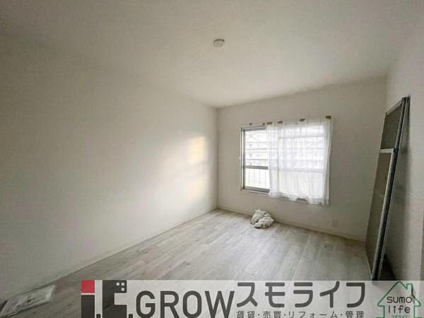 心地よく過ごせる洋室です。
