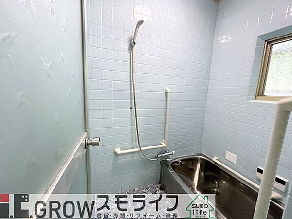 一日の疲れを癒す快適な浴室です。