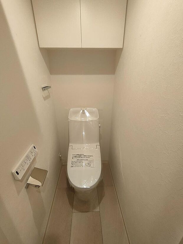ウォシュレット完備のトイレは、丸ごと新規交換済です。