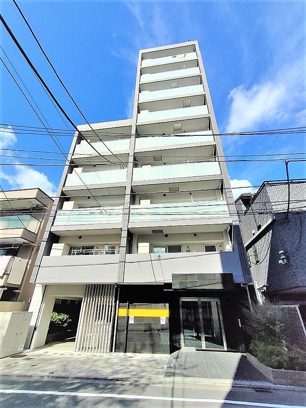 平成２７年築の綺麗なマンションの最上階角部屋です。亀戸線の小村井駅まで徒歩４分。JR亀戸駅も徒歩１５分。ペットと暮らせるマンションです。