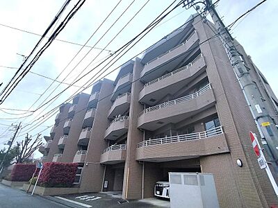 外観：[資料請求・内見予約]はお気軽に。お電話は[通話料無料]です。メールの場合は[資料請求]ボタンをクリックしていただきお問い合わせください。皆様からのお問い合わせをお待ち致しております