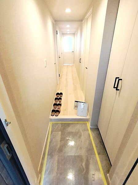 室内は新規フルリフォーム済です。玄関周りからしっかりと綺麗に仕上がっております。