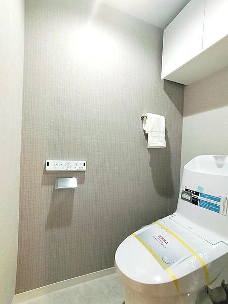 もちろん、トイレも新規交換済。ウォシュレットも完備しております。