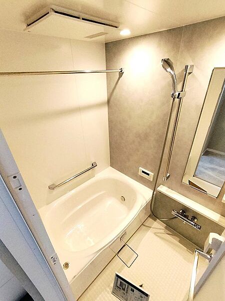 お風呂も丸ごと新規交換済です。追い炊き給湯、浴室乾燥を完備しております。