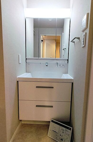 水廻りも全て新規交換しております。洗面化粧台も新しくなっております。